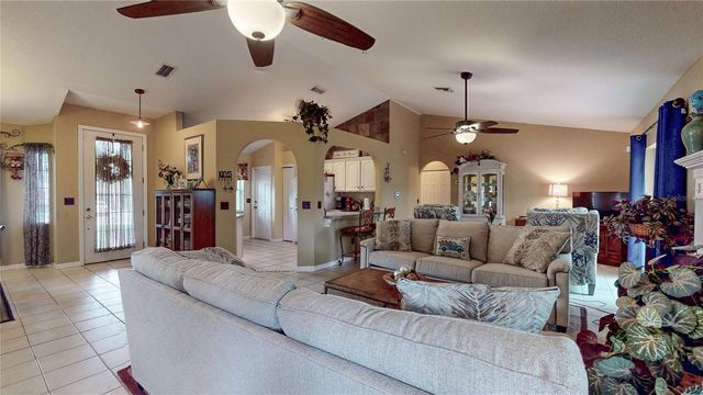 2579 STARDUST AVE, Eustis, FL 32726