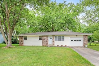 220 South Dennis Avenue, Republic, MO 65738