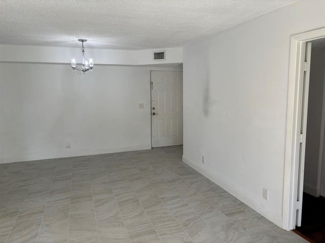 5721 Riverside Drive 102b5, Coral Springs, FL 33067