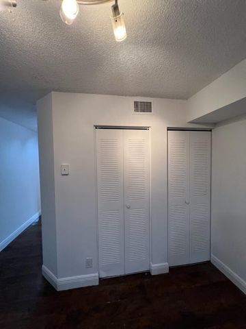 5721 Riverside Drive 102b5, Coral Springs, FL 33067