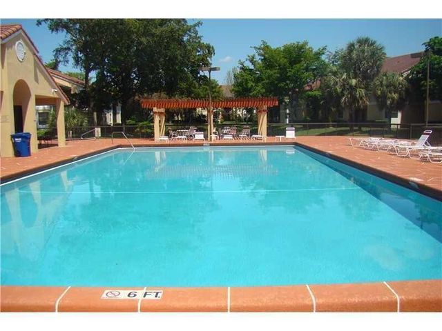 5721 Riverside Drive 102b5, Coral Springs, FL 33067