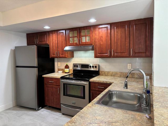 5721 Riverside Drive 102b5, Coral Springs, FL 33067