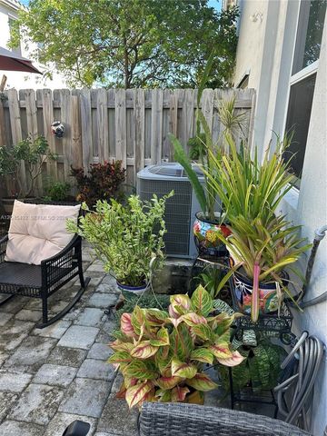 2615 SE 12th St, Homestead, FL 33035