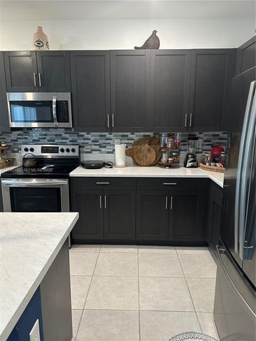 2615 SE 12th St, Homestead, FL 33035