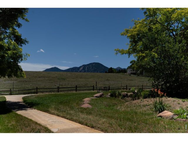 4220 Greenbriar Blvd, Boulder, CO 80305