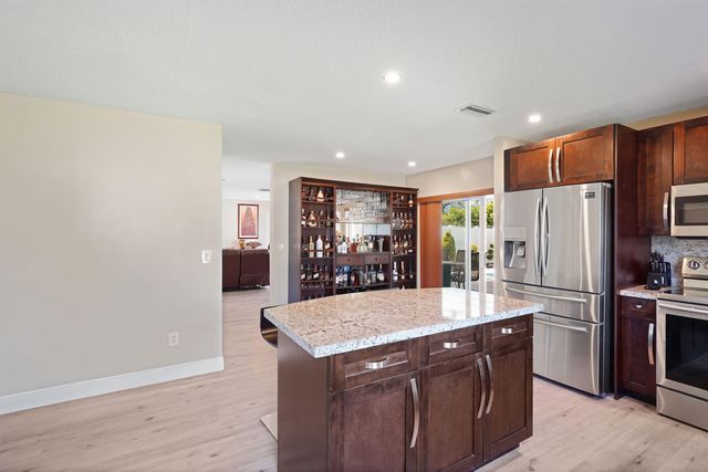 911 SW 87th Avenue, Pembroke Pines, FL 33025
