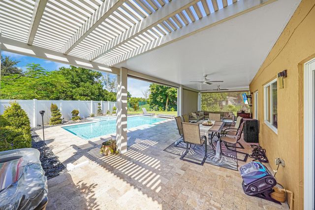 911 SW 87th Avenue, Pembroke Pines, FL 33025