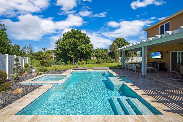 911 SW 87th Avenue, Pembroke Pines, FL 33025