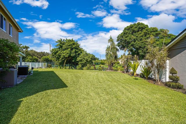 911 SW 87th Avenue, Pembroke Pines, FL 33025