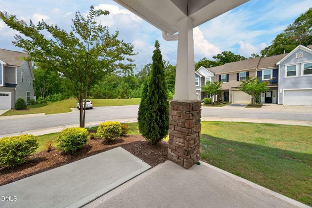205 E Porthaven Way, Clayton, NC 27527