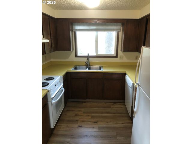 1128 Se Rummel St, Mc Minnville, OR 97128