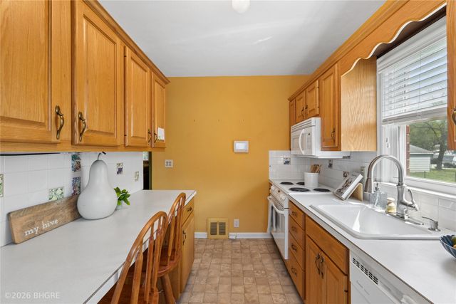 1215 NE 43rd Avenue, Des Moines, IA 50313