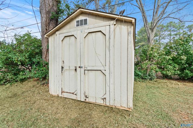 6304 Davies Avenue, Huntsville, AL 35806