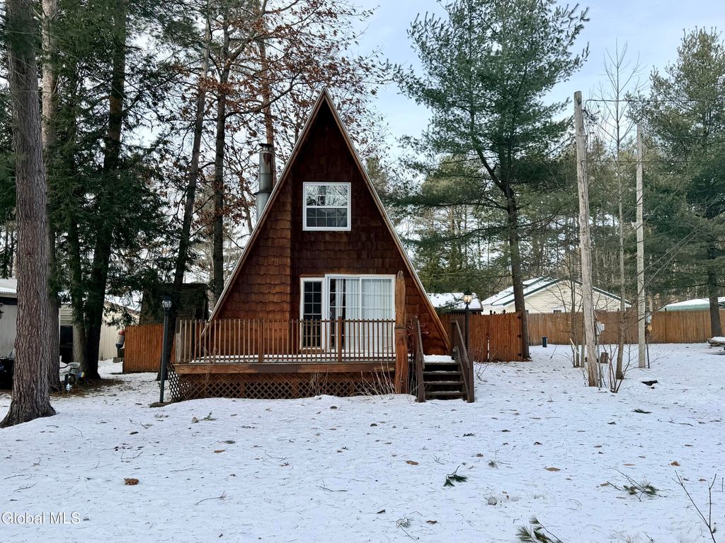 103 Florence Avenue, Northampton, NY 12117