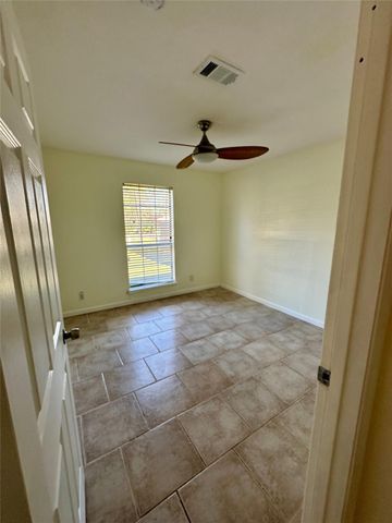 5142 37th Street, Dickinson, TX 77539