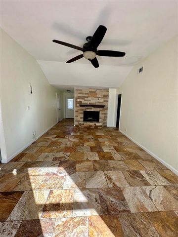 5142 37th Street, Dickinson, TX 77539