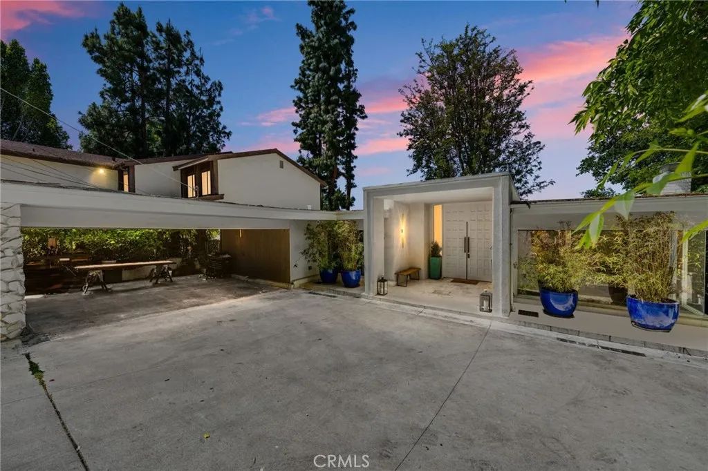 4781 Galendo Street, Woodland Hills, CA 91364