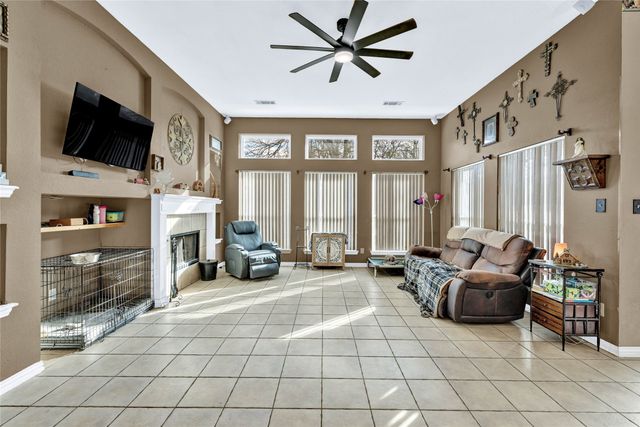 403 Lochwood Circle, Lake Dallas, TX 75065