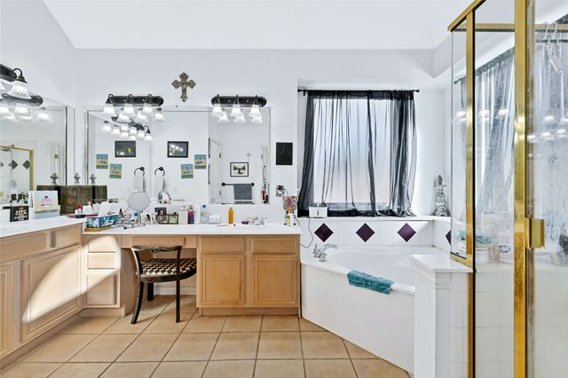 403 Lochwood Circle, Lake Dallas, TX 75065