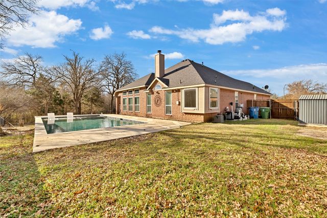 403 Lochwood Circle, Lake Dallas, TX 75065