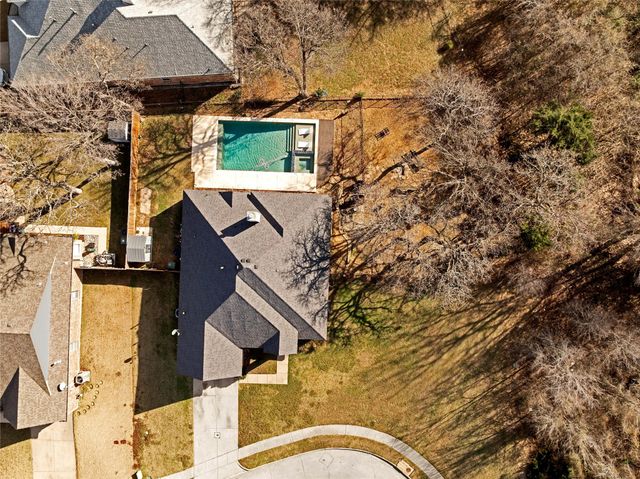 403 Lochwood Circle, Lake Dallas, TX 75065