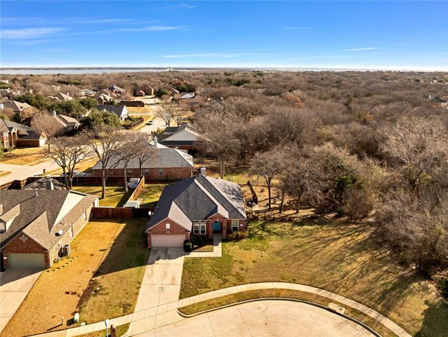 403 Lochwood Circle, Lake Dallas, TX 75065