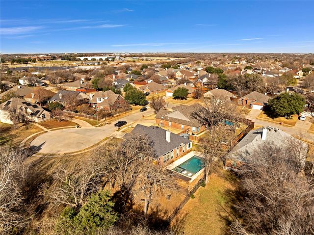 403 Lochwood Circle, Lake Dallas, TX 75065
