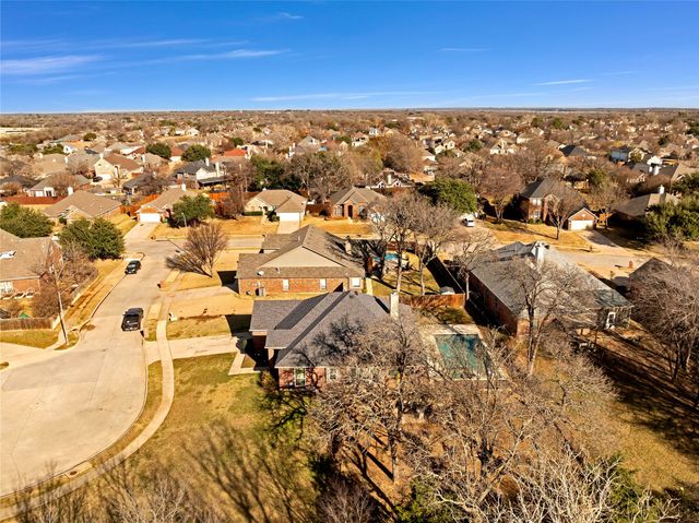 403 Lochwood Circle, Lake Dallas, TX 75065