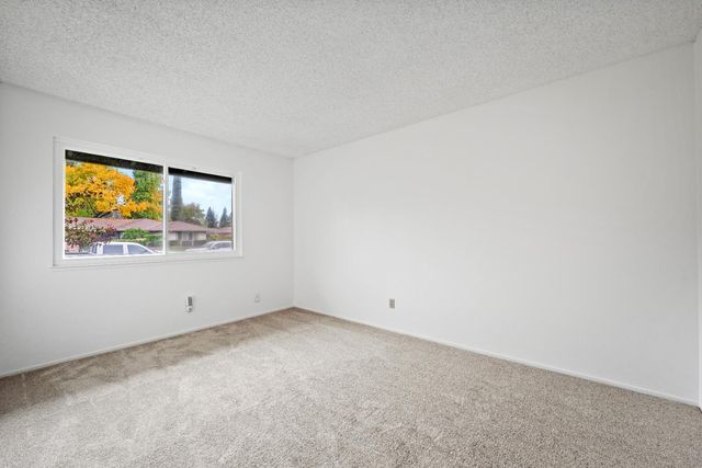 5242 Ridgedgate Way, Fair Oaks, CA 95628