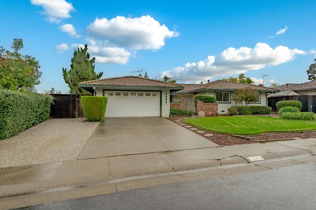 5242 Ridgedgate Way, Fair Oaks, CA 95628