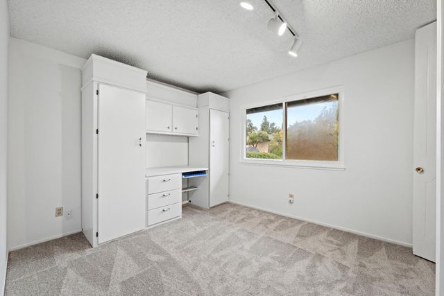 5242 Ridgedgate Way, Fair Oaks, CA 95628