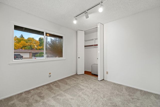 5242 Ridgedgate Way, Fair Oaks, CA 95628