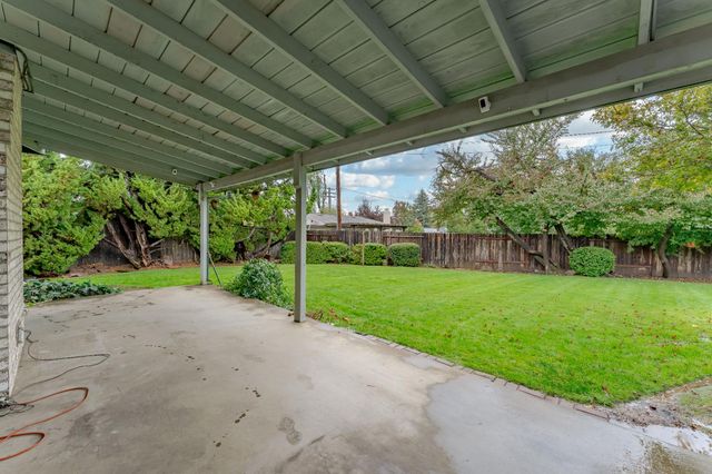 5242 Ridgedgate Way, Fair Oaks, CA 95628