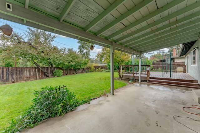 5242 Ridgedgate Way, Fair Oaks, CA 95628