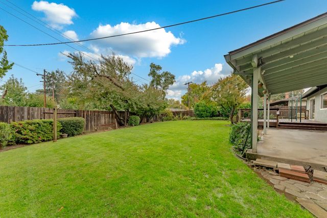 5242 Ridgedgate Way, Fair Oaks, CA 95628