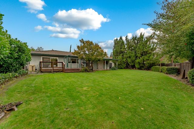 5242 Ridgedgate Way, Fair Oaks, CA 95628