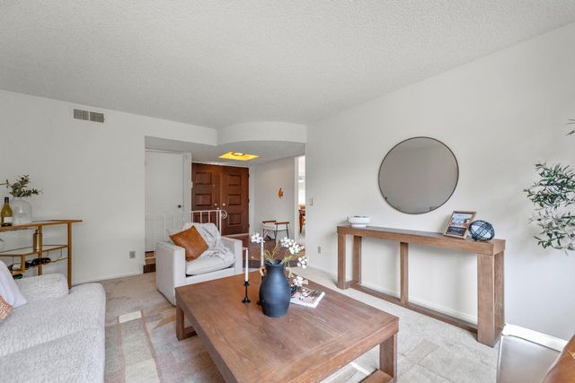 5242 Ridgedgate Way, Fair Oaks, CA 95628