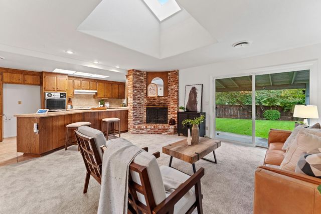 5242 Ridgedgate Way, Fair Oaks, CA 95628