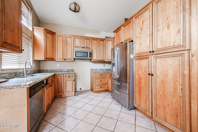 2364 W COMSTOCK Drive, Chandler, AZ 85224