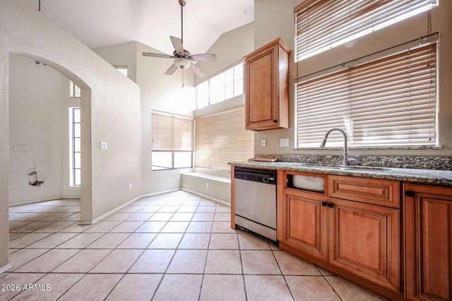 2364 W COMSTOCK Drive, Chandler, AZ 85224