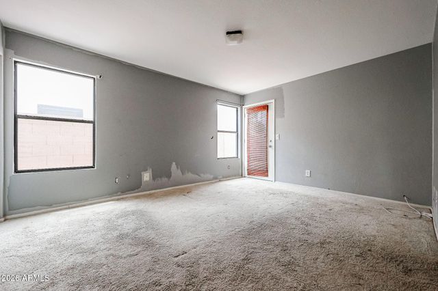 2364 W COMSTOCK Drive, Chandler, AZ 85224