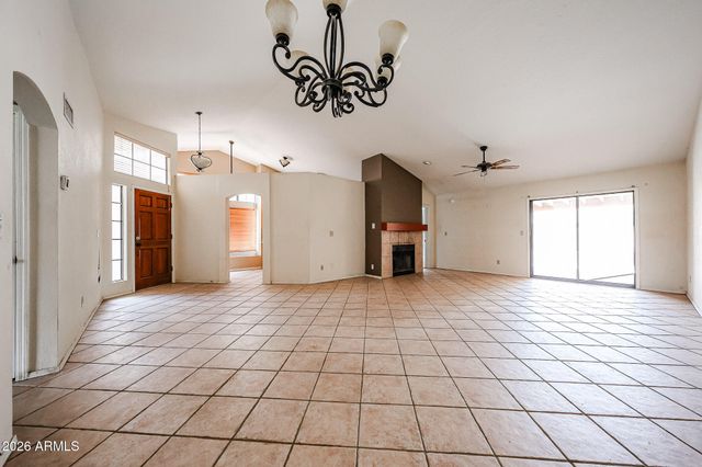2364 W COMSTOCK Drive, Chandler, AZ 85224