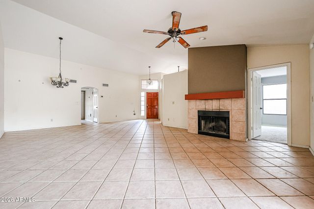 2364 W COMSTOCK Drive, Chandler, AZ 85224