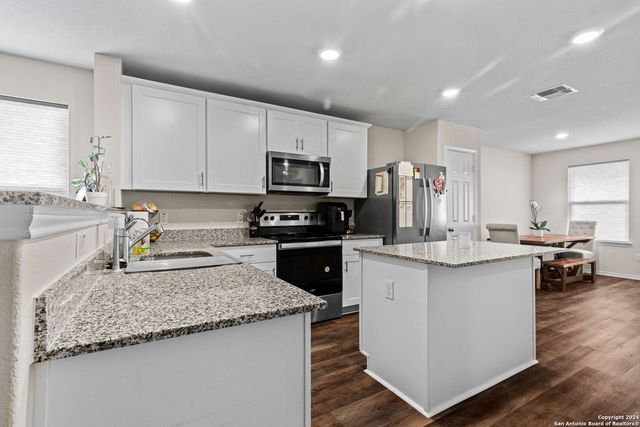 6602 Turnpike, Converse, TX 78109