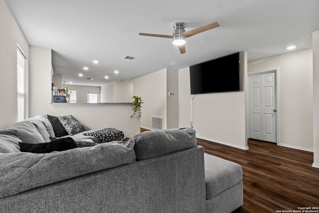 6602 Turnpike, Converse, TX 78109