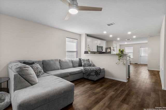 6602 Turnpike, Converse, TX 78109