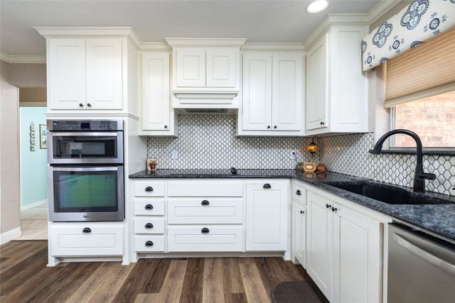 304 Lakeview Drive, Runaway Bay, TX 76426