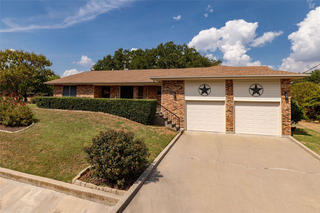 304 Lakeview Drive, Runaway Bay, TX 76426