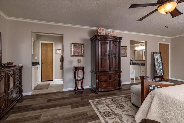 304 Lakeview Drive, Runaway Bay, TX 76426