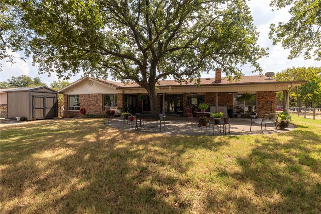 304 Lakeview Drive, Runaway Bay, TX 76426